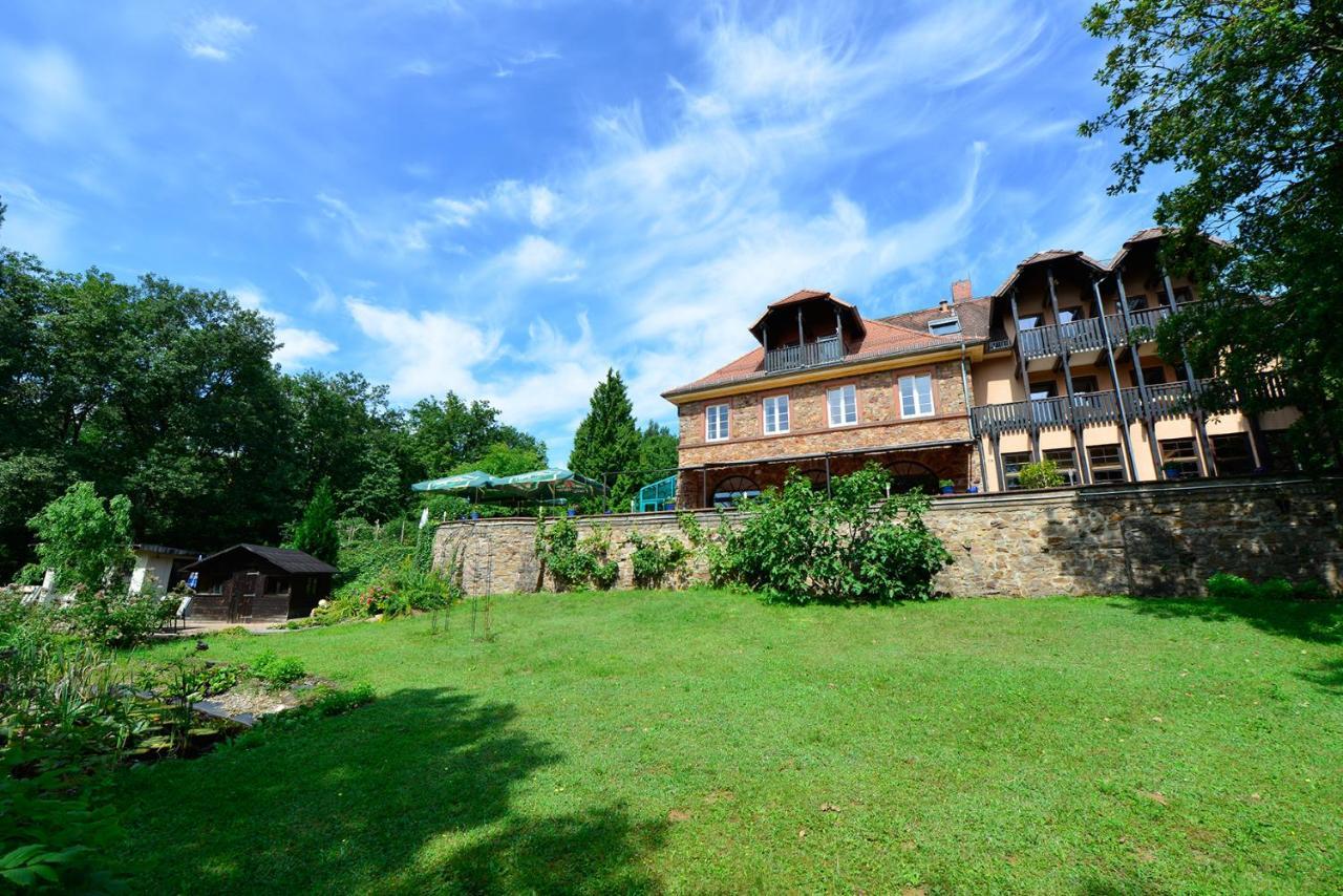 Bb Haus Neugebauer Garni Hotel Гайзенхайм Екстериор снимка